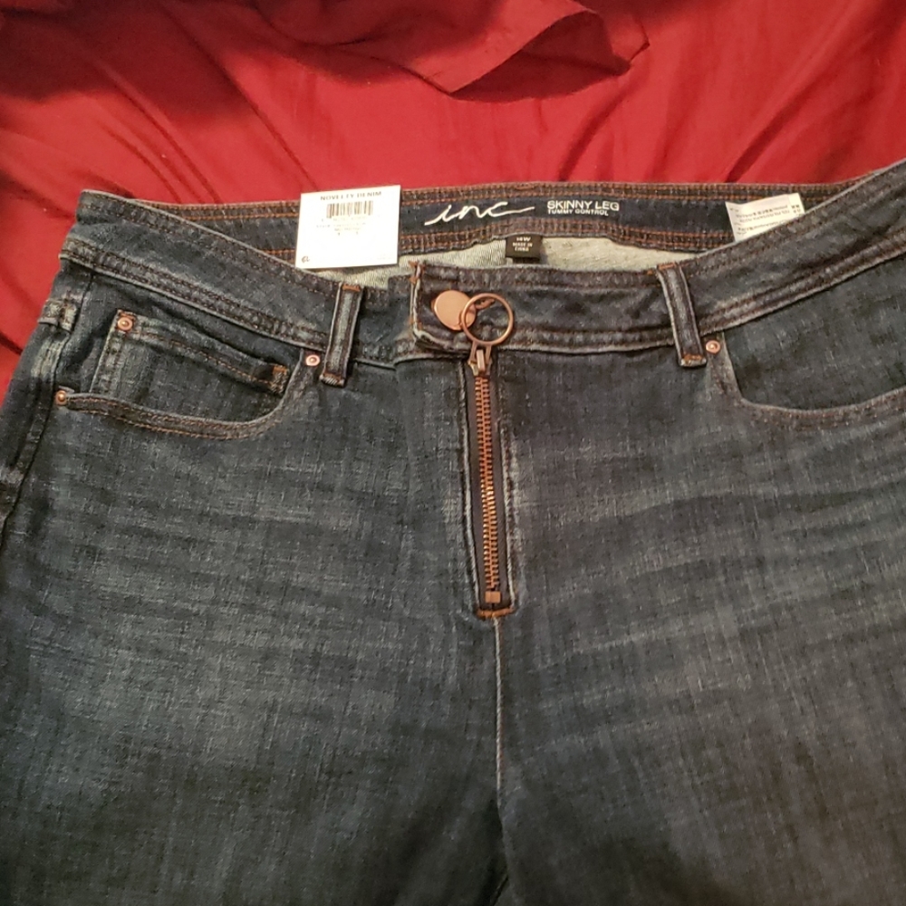 Jeans - Picture 2 of 5